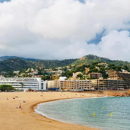아파트 Ancora Frontbeach Luxury 또사데마르