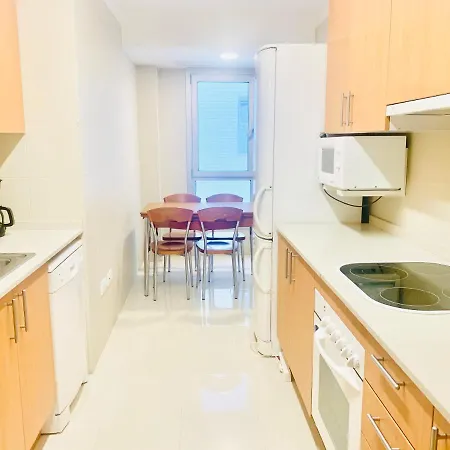 아파트 Ancora Frontbeach Luxury 또사데마르