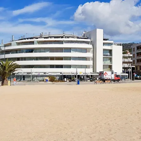 아파트 Ancora Frontbeach Luxury 또사데마르